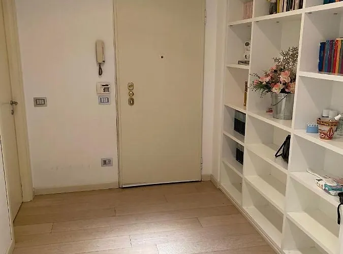 Lovely Apartment In The New Porta Nuova Area